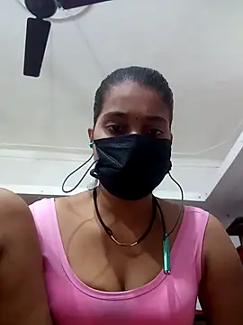 Snapshot of 3USHA chatting on 26, 10, 2025 3USHA online show from 26, 10, 2025