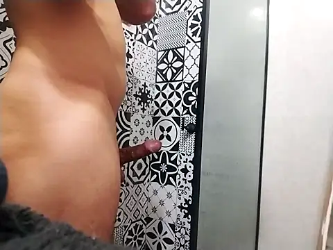 Snapshot of nazz01 chatting on 2, 10, 2025 nazz01 online show from 2, 10, 2025