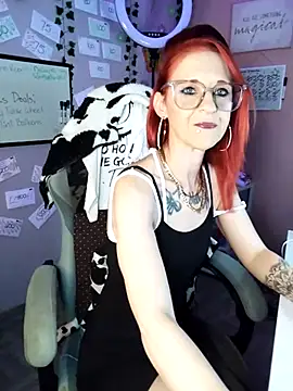 Purple2StayThnxx online show from 27, 11, 2025