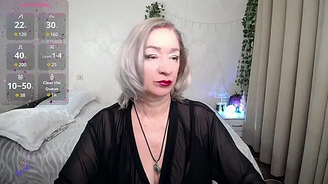 hunters woman online show from 21, 12, 2025