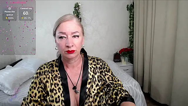 Snapshot of hunters_woman chatting on 9, 7, 2026 hunters woman online show from 9, 7, 2026