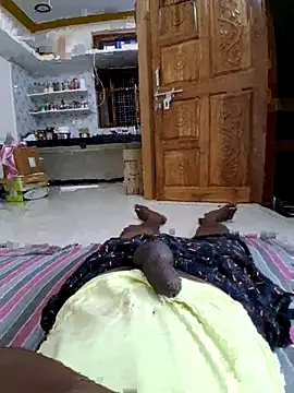 Snapshot of RAYI_Queen_3 chatting on 14, 9, 2025 RAYI Queen 3 online show from 14, 9, 2025