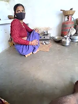 Snapshot of RAYI_Queen_3 chatting on 23, 12, 2025 RAYI Queen 3 online show from 23, 12, 2025