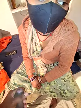 Snapshot of RAYI_Queen_3 chatting on 9, 2, 2026 RAYI Queen 3 online show from 9, 2, 2026