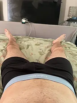 naughtycoupl98 online show from 14, 4, 2026