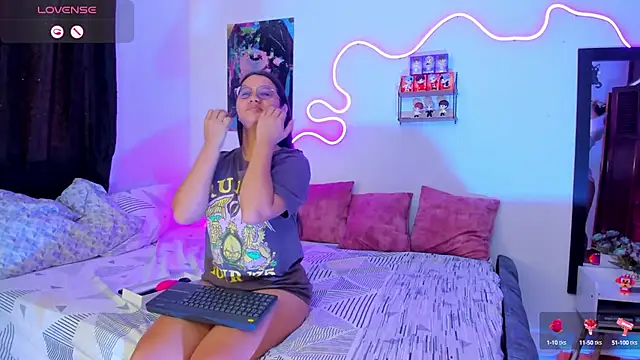 Snapshot of Dilan_and_Mia chatting on 20, 9, 2025 Dilan and Mia online show from 20, 9, 2025