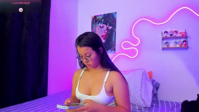 Snapshot of Dilan_and_Mia chatting on 14, 11, 2025 Dilan and Mia online show from 14, 11, 2025