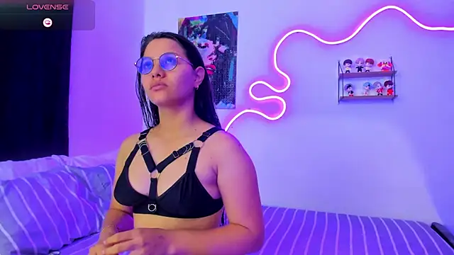 Snapshot of Dilan_and_Mia chatting on 15, 11, 2025 Dilan and Mia online show from 15, 11, 2025