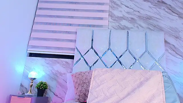 cataleya ebony  online show from 3, 12, 2025