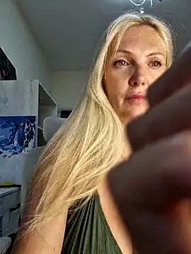 Snapshot of Monna chatting on 22, 6, 2026 Monna online show from 22, 6, 2026