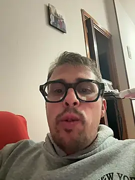 Snapshot of Cazzo1921 chatting on 20, 5, 2026 Cazzo1921 online show from 20, 5, 2026