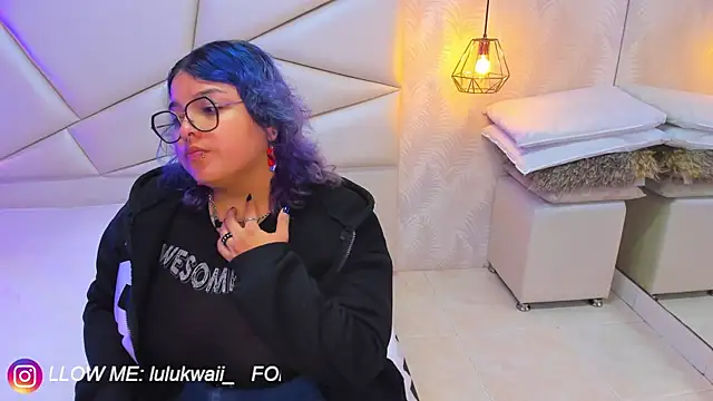 Snapshot of lulukawai16 chatting on 29, 11, 2025 lulukawai16 online show from 29, 11, 2025