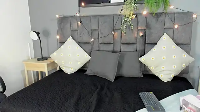 RiriiBrunette   online show from 12, 11, 2025