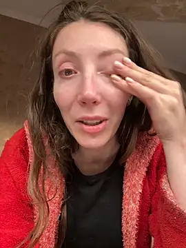 Snapshot of HellaryTourent chatting on 29, 10, 2025 HellaryTourent online show from 29, 10, 2025