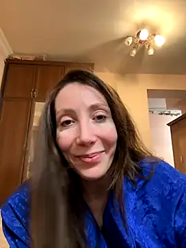 Snapshot of HellaryTourent chatting on 25, 11, 2025 HellaryTourent online show from 25, 11, 2025