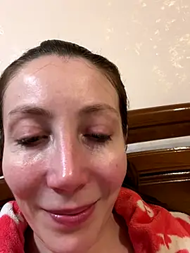 Snapshot of HellaryTourent chatting on 27, 11, 2025 HellaryTourent online show from 27, 11, 2025