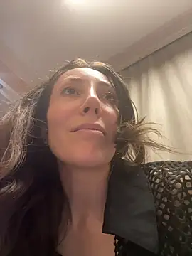 Snapshot of HellaryTourent chatting on 9, 2, 2026 HellaryTourent online show from 9, 2, 2026