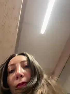 Snapshot of HellaryTourent chatting on 17, 2, 2026 HellaryTourent online show from 17, 2, 2026