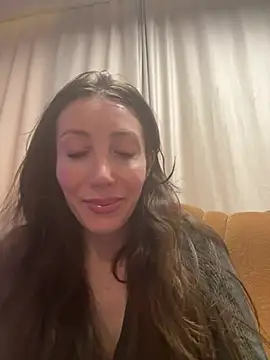 Snapshot of HellaryTourent chatting on 22, 2, 2026 HellaryTourent online show from 22, 2, 2026