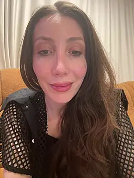 Snapshot of HellaryTourent chatting on 4, 3, 2026 HellaryTourent online show from 4, 3, 2026