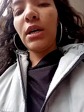 Snapshot of mia_blue01 chatting on 5, 10, 2025 mia blue01 online show from 5, 10, 2025