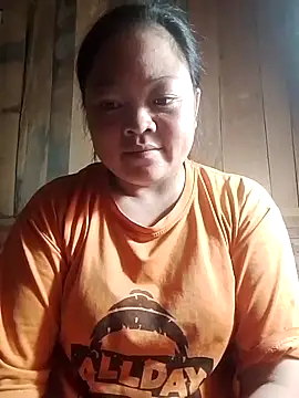 Snapshot of MaySweetb chatting on 11, 10, 2025 MaySweetb online show from 11, 10, 2025