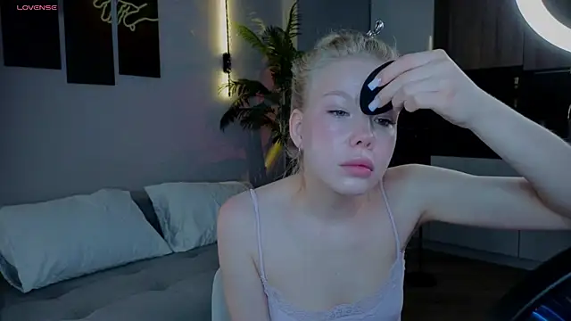 Snapshot of emilyshepar_d chatting on 17, 6, 2026 emilyshepar d online show from 17, 6, 2026