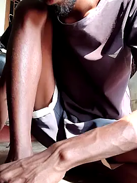 RAYI Queen 4 online show from 2, 12, 2025