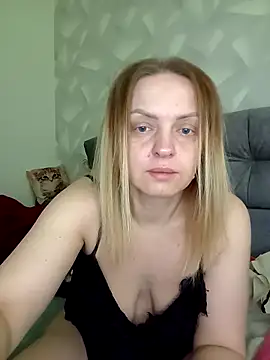 Snapshot of Ami_Foxy chatting on 10, 5, 2026 Ami Foxy online show from 10, 5, 2026
