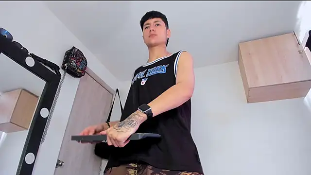 Snapshot of Mateo_Escobar chatting on 8, 9, 2025 Mateo Escobar online show from 8, 9, 2025