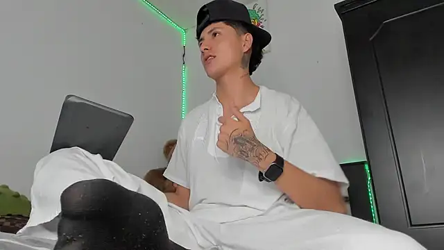 Mateo Escobar online show from 21, 11, 2025