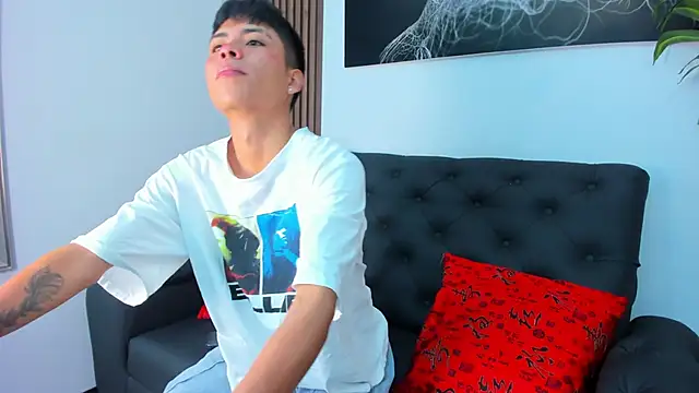 Snapshot of MaxiWildd chatting on 19, 2, 2026 MaxiWildd online show from 19, 2, 2026