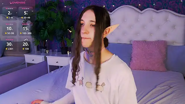 Snapshot of SilverMuse chatting on 1, 2, 2026 SilverMuse online show from 1, 2, 2026