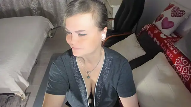 Snapshot of MildMature chatting on 9, 7, 2026 MildMature online show from 9, 7, 2026