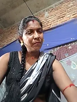 Snapshot of Savita992 chatting on 19, 5, 2026 Savita992 online show from 19, 5, 2026