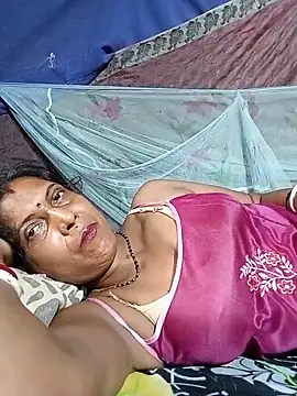 Snapshot of Savita992 chatting on 13, 6, 2026 Savita992 online show from 13, 6, 2026