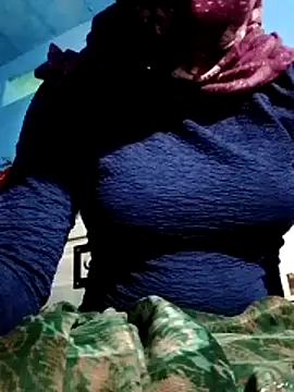 Snapshot of Gauri-Dhar chatting on 4, 12, 2025 Gauri-Dhar online show from 4, 12, 2025