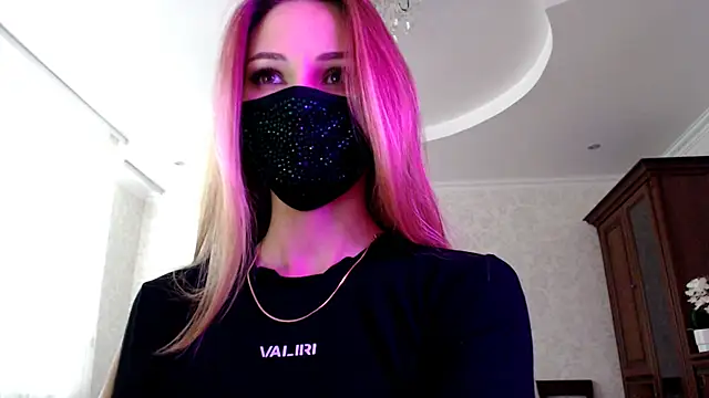Snapshot of Iris_lave chatting on 9, 7, 2026 Iris lave online show from 9, 7, 2026