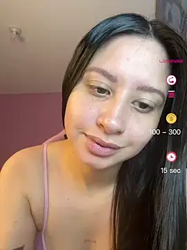 Snapshot of lucy_grey25 chatting on 22, 6, 2026 lucy grey25 online show from 22, 6, 2026