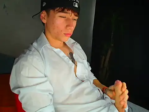 Snapshot of Logan_sixxer chatting on 11, 10, 2025 Logan sixxer online show from 11, 10, 2025