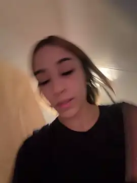 Babylovetiernax online show from 4, 3, 2026