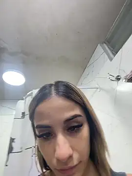 Babylovetiernax online show from 5, 4, 2026