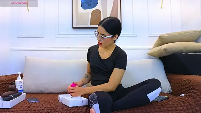 Rachel Donnelly online show from 31, 3, 2026