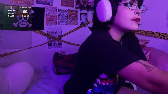Snapshot of PixelKitty_ chatting on 15, 5, 2026 PixelKitty online show from 15, 5, 2026