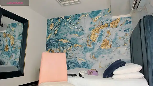 lesly cutee online show from 6, 4, 2026