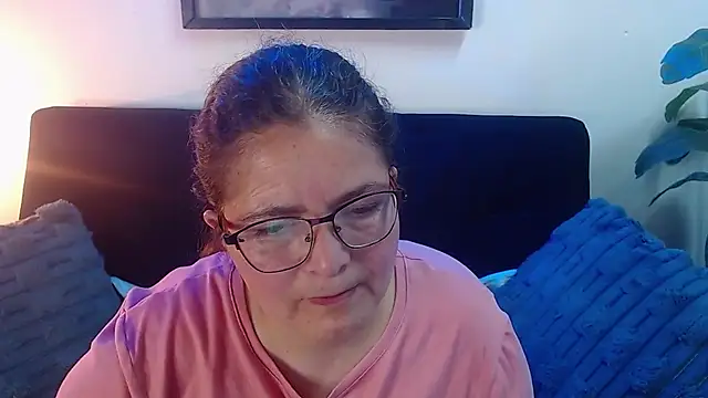 Snapshot of Linda_banks_ chatting on 25, 6, 2026 Linda banks online show from 25, 6, 2026