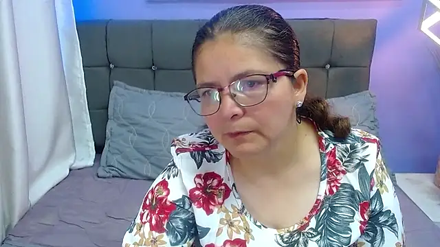 Snapshot of Linda_banks_ chatting on 12, 7, 2026 Linda banks online show from 12, 7, 2026