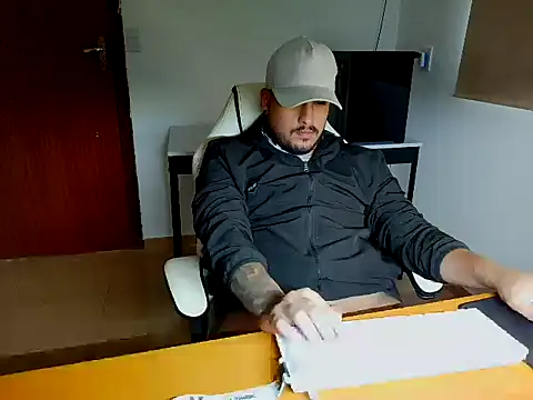 Snapshot of Mineirinhoot chatting on 7, 1, 2026 Mineirinhoot online show from 7, 1, 2026