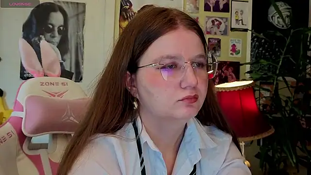 Sienna-Cow online show from 7, 10, 2025