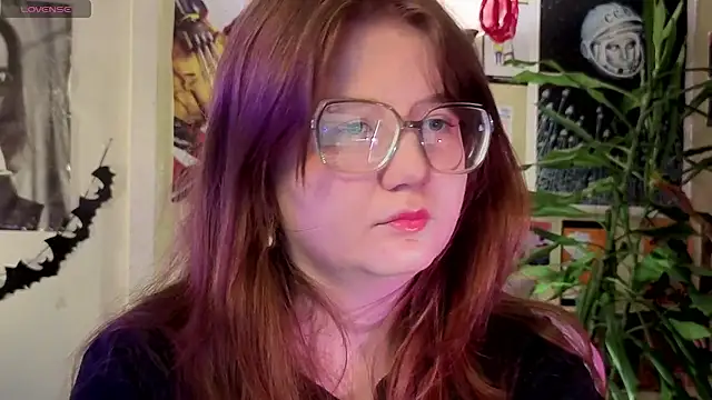 Sienna-Cow online show from 2, 12, 2025